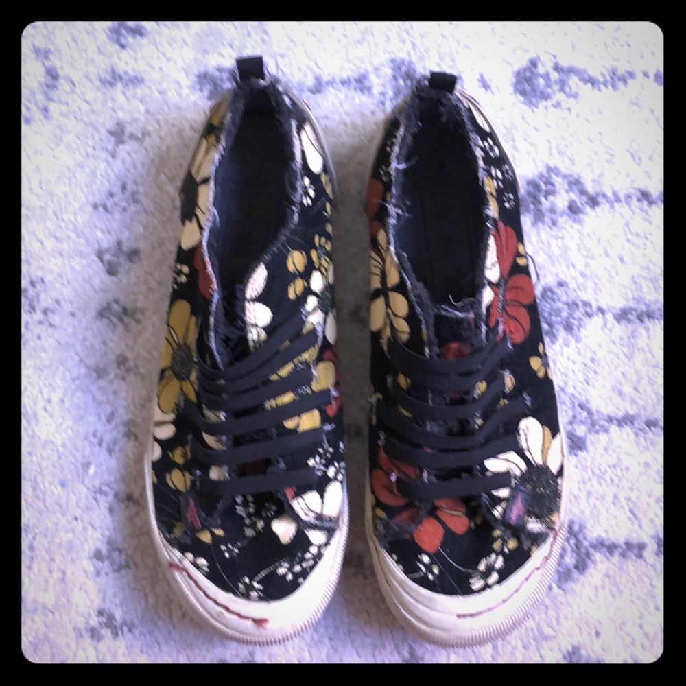 Rocket Dog slip on corduroy sneaks